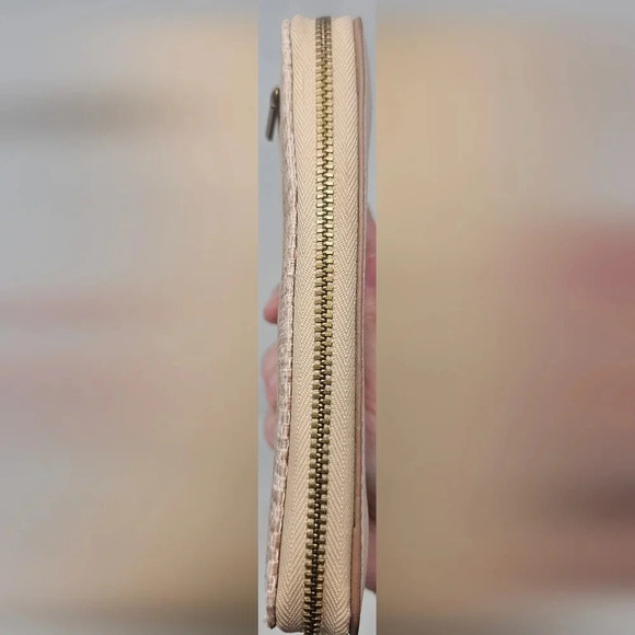 Fossil Ladies Sydney Leather Zip Clutch Wallet Barely Pink Wristlet NWOT - Picture 6 of 16